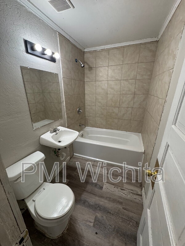 Photo - 4517 E Bayley St