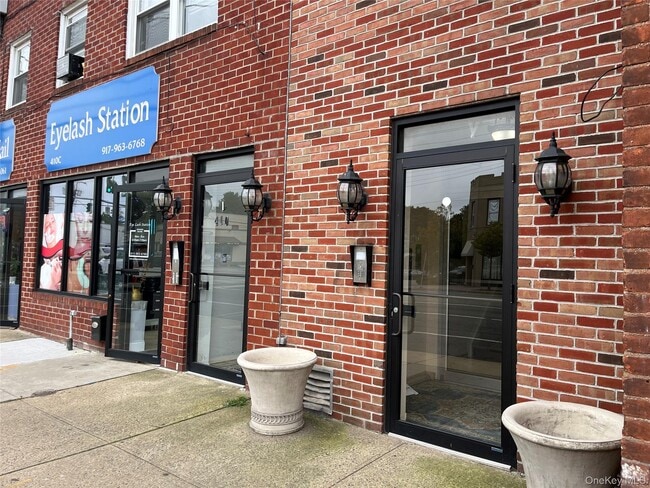 Building Photo - 400 Jericho Tpke Unit 4