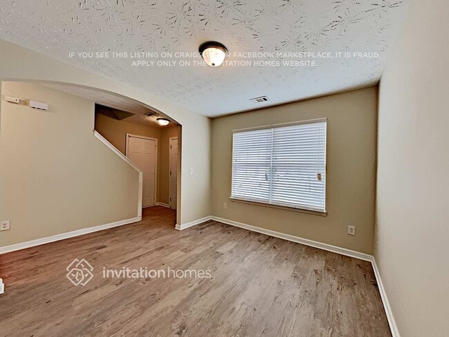 Photo - 9481 Lakeview Rd