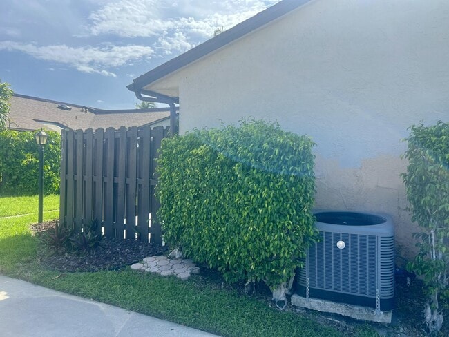 3104 Waterview Cir