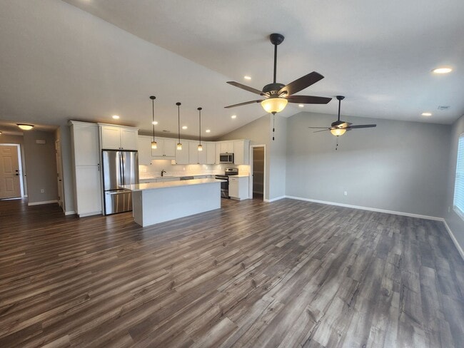 Photo - East Side Terre Haute - 5 Bedroom, 3 Baths, 2 Car Garage Home!