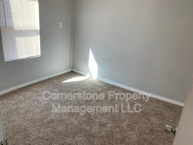 Photo - 8195 Center Dr