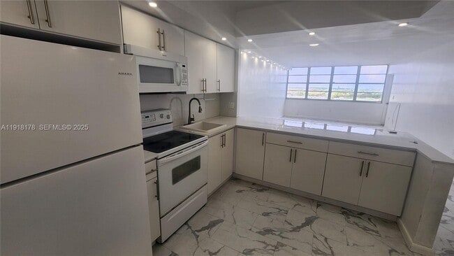 Photo - 1301 NE Miami Gardens Dr Unit 1412W