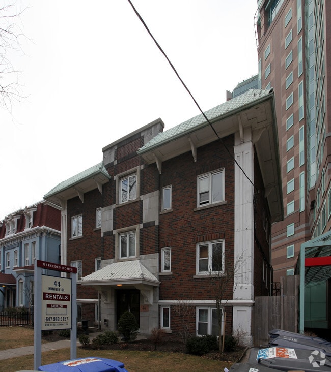 Building Photo - 44 Huntley St