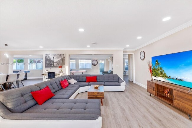 Photo - 5740 NE 19th Ave