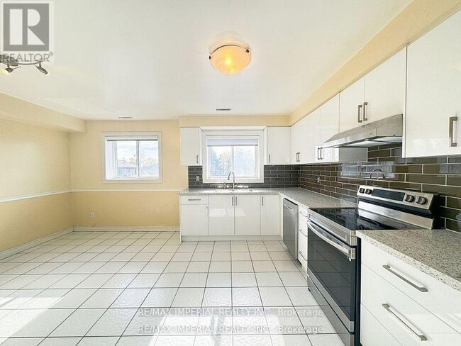 Photo - 641A The Queensway