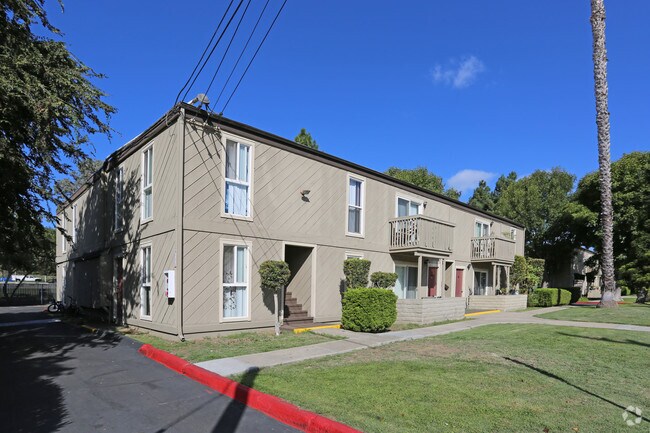 Solana Park Apartments - Solana Park Apartments