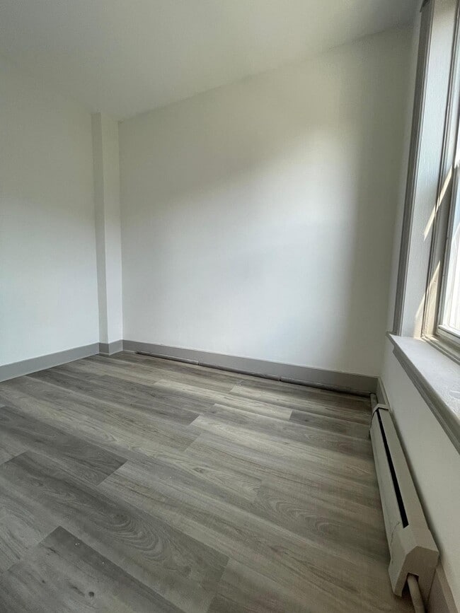 83 Bostwick Ave 3 - 76 Bostwick Ave Unit 3