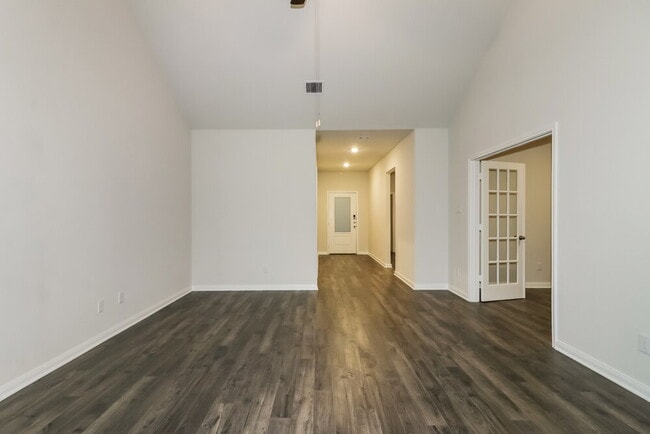 Photo - 412 Polly Grv Dr