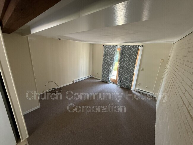 169 Conanicus Ave Unit 3