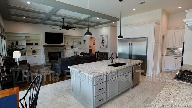 Photo - 12912 S 6th St