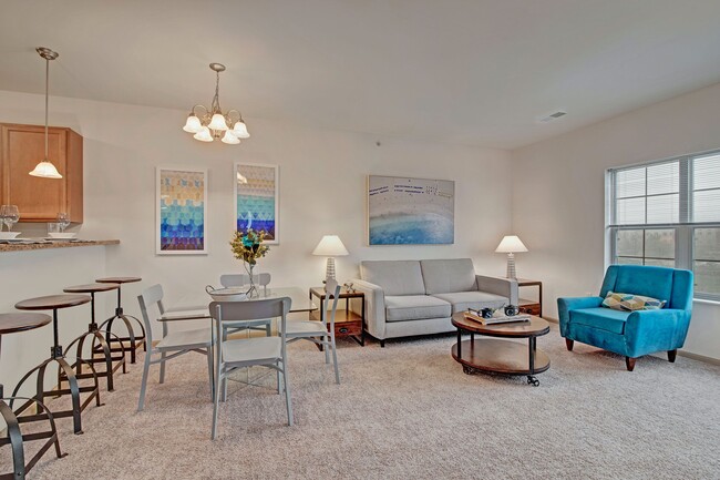 Swan Creek Living Room - Swan Creek Apartments