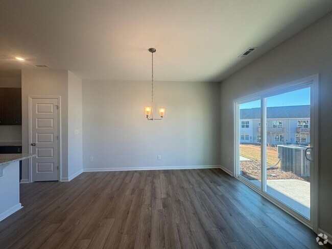 Building Photo - Grand and gracious townhome!!