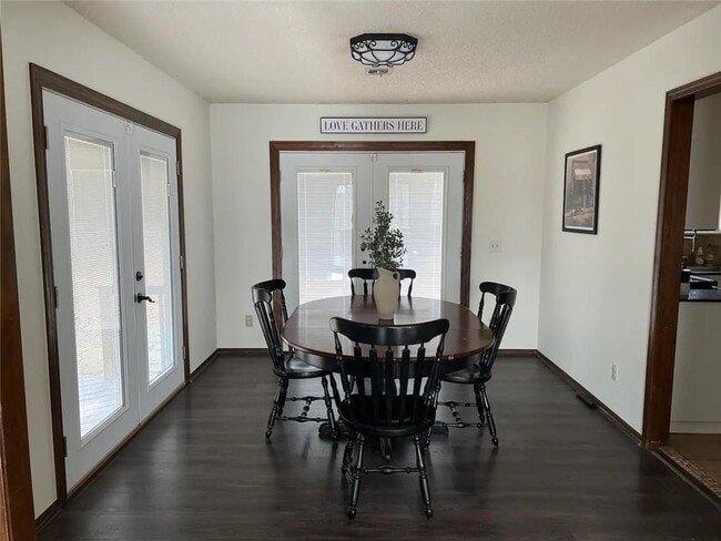 Photo - 14 London Dr