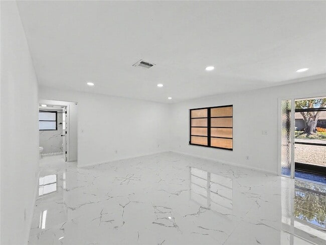 Photo - 2101 Hibiscus Rd