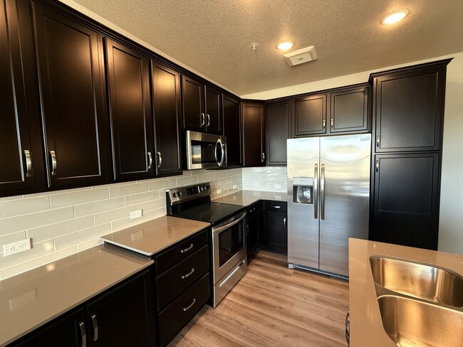 Photo - 914 Schlagel St