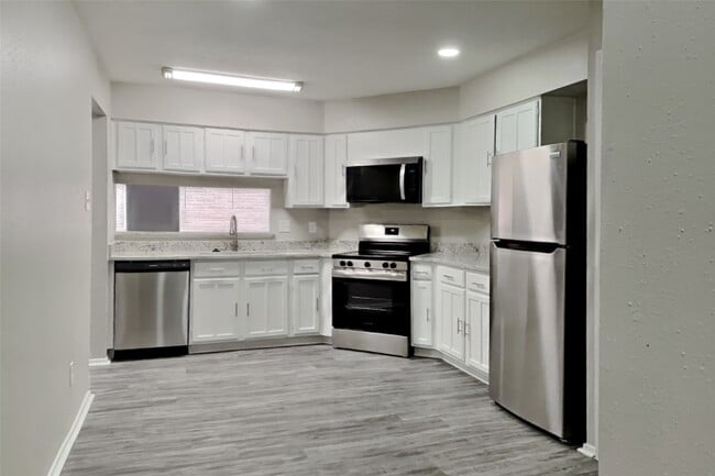 Photo - 4703 Fleming Downe Ln