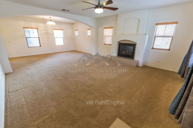 Photo - 945 E Blue Spruce Ln