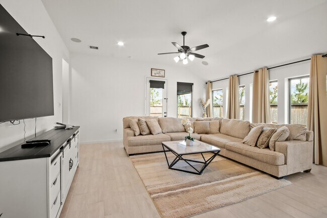 Photo - 906 Sendero Trail