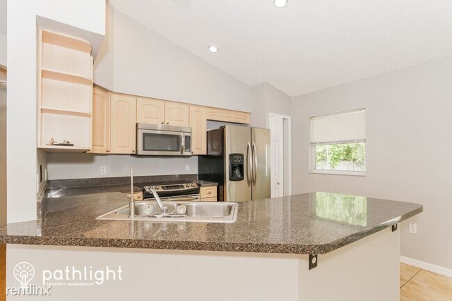 Photo - 3 br, 2 bath House - 450 S Cedar Ave UNIT