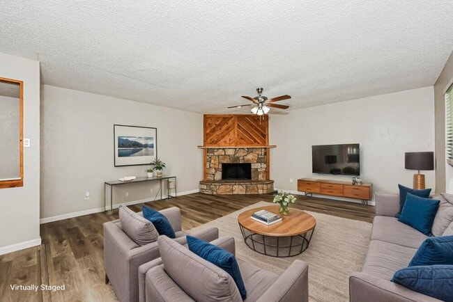 Photo - 933 Lemontree Dr