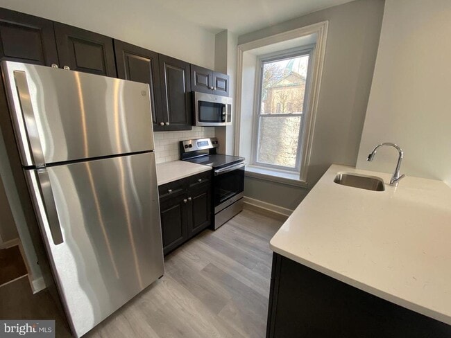 Photo - 21 E Price St Unidad 2A