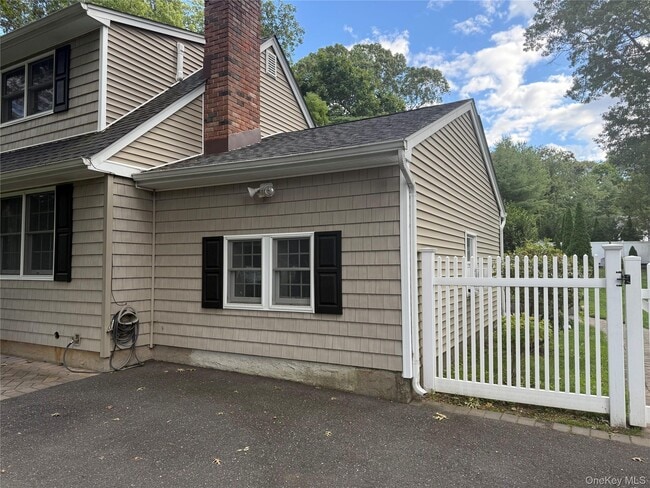 Building Photo - 10 Oakwood Ave Rental
