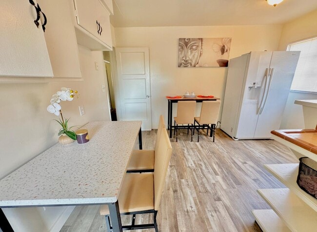Building Photo - 2811 Dracena St Unit 2811 dracena Rental