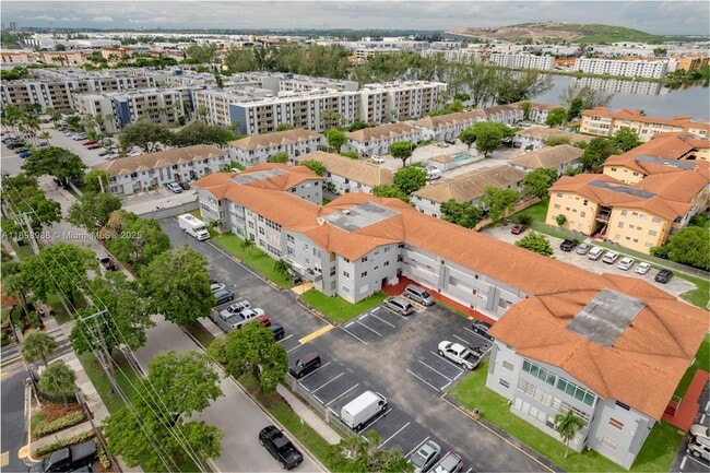 Building Photo - 120 Royal Palm Rd Unit 315