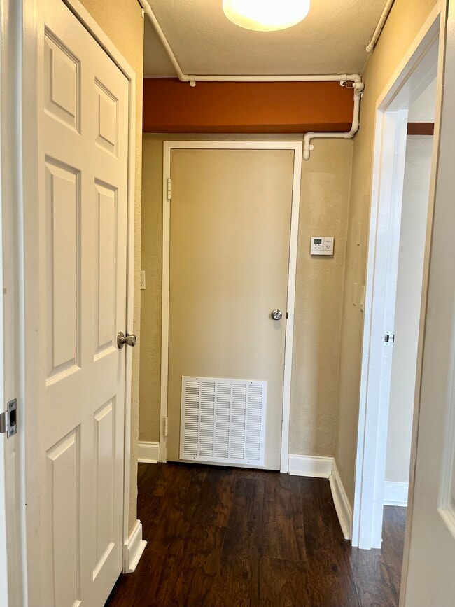 Photo - 311 W Ashley St Unidad 205