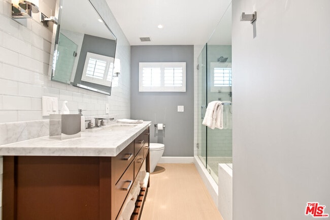 Photo - 1525 Hayworth Ave Unit 206