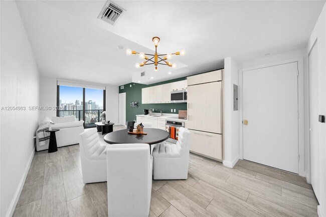 Photo - 45 SW 9th St Unidad 3909