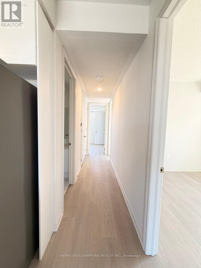 Photo - 98 Donald Cameron Crescent