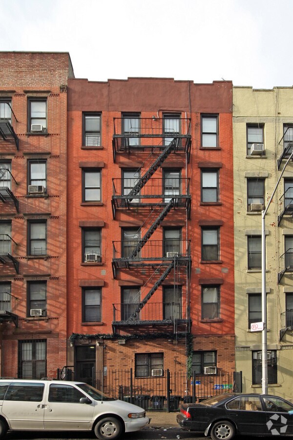 Photo - 122 E 102nd St