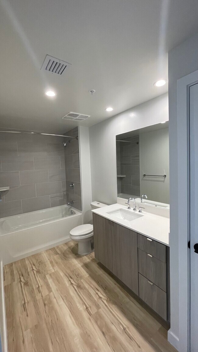 Photo - 529 SW 3rd St Unidad C1
