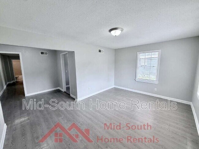 83 Eastview Dr