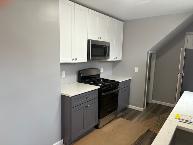 Photo - 2870 Vanderburg St