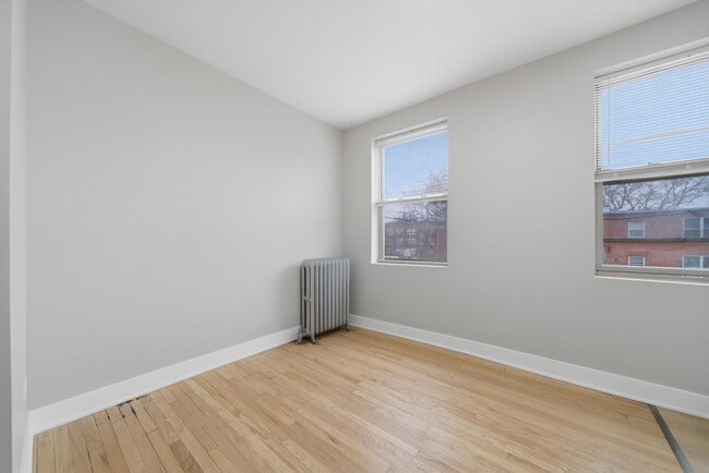 Photo - 7520 N Seeley Ave