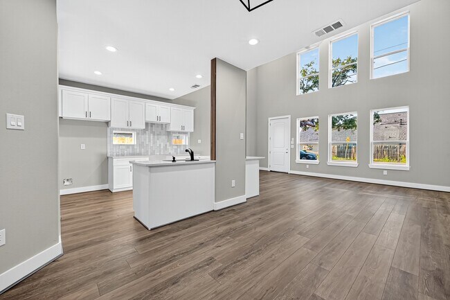 Photo - 3826 Rosemont St