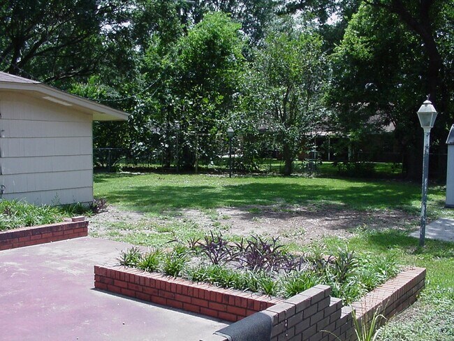 719 Barbara St