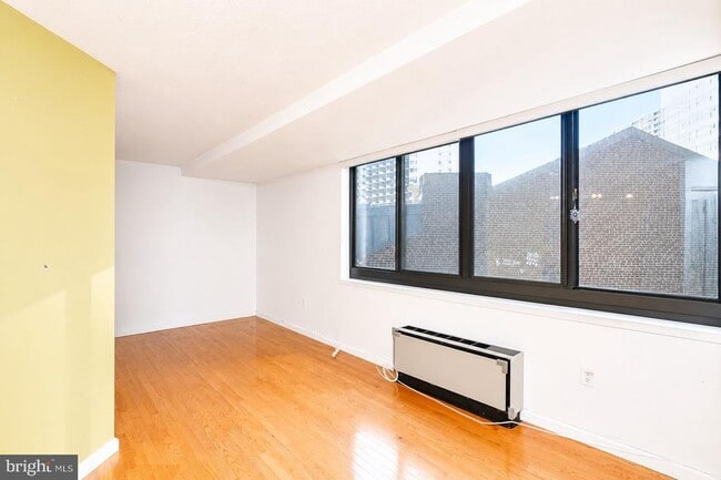 Photo - 1420 Locust St Unit 8B