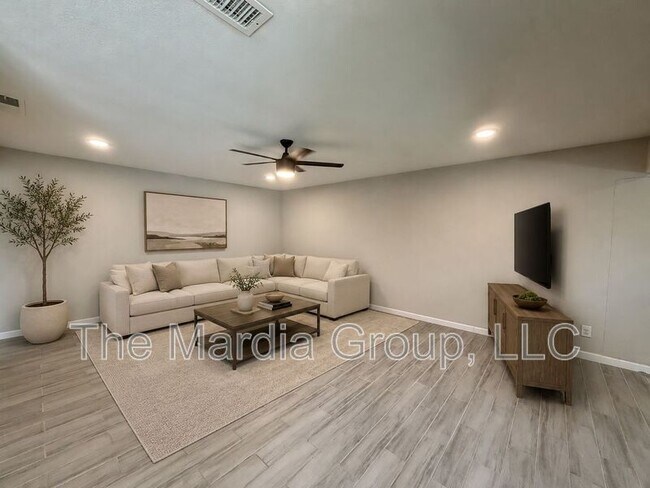 Photo - 519 Price Dr