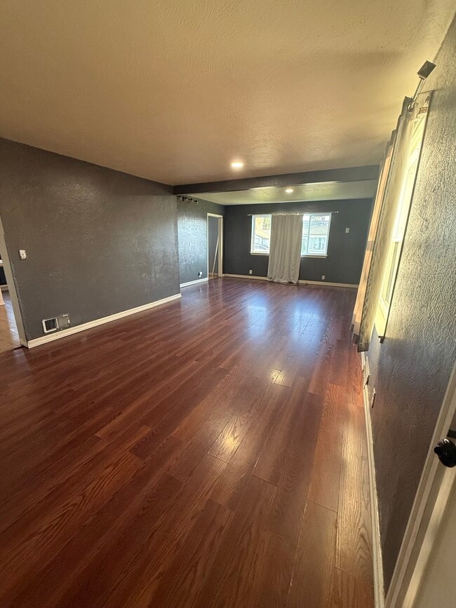 Photo - 1119 S 6th Ave