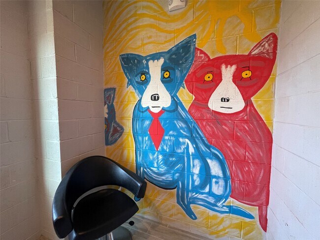 Building Photo - 2727 Houston Ave Unit 207