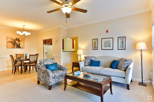 Interior Photo - Avalon Park Rental