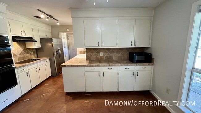 Photo - 308 Woodrun Dr