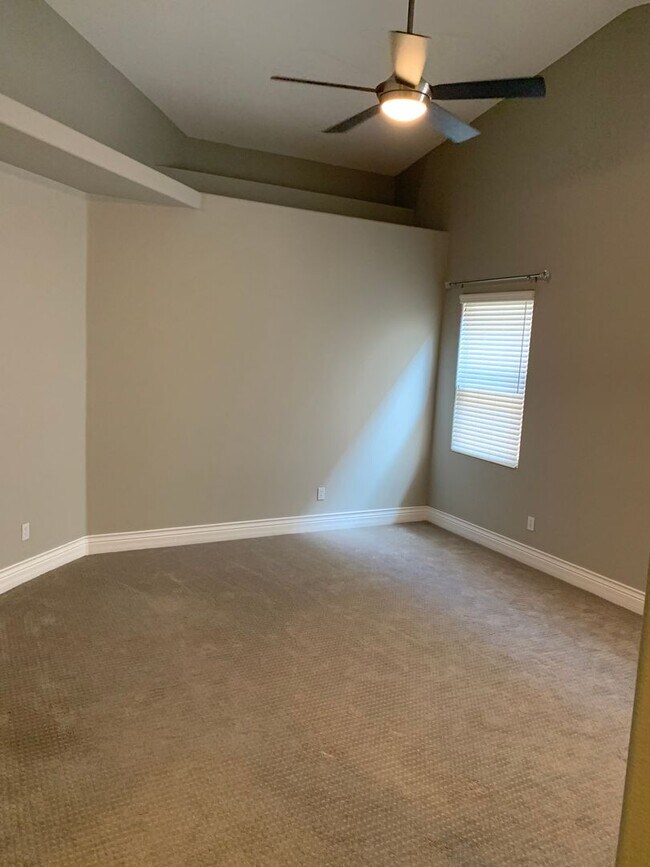 Photo - 90 Broken Putter Way