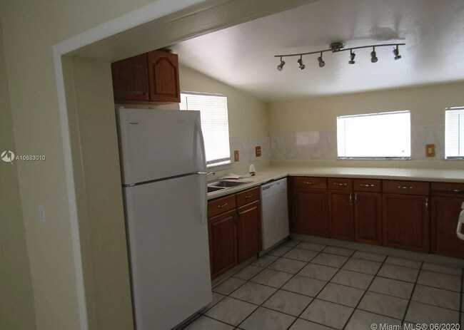Photo - 3840 SW 31st Ct