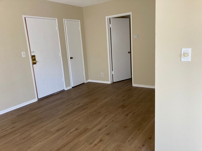 Building Photo - 11501 Ohio Ave Unit #2 Rental