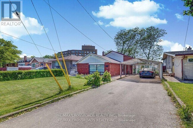 Photo - 18 De Marco Blvd